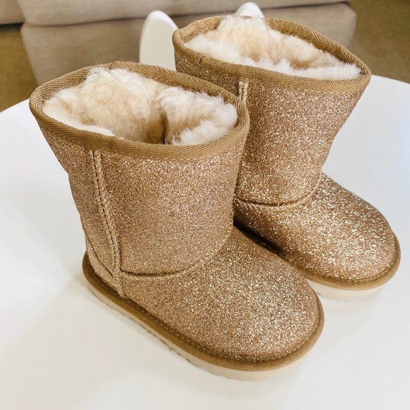 toddler gold uggs